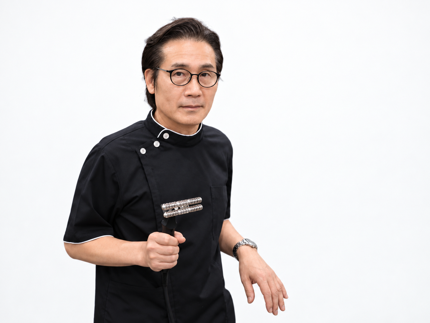 노바셀 롤러 도자를 시술하는 통증클리닉 센터장 박창혁 박사
